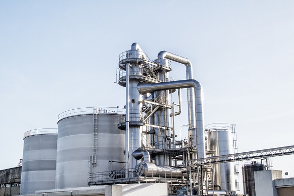 Il settore petrolchimico usufruisce delle innovazioni delle chiusure rapide.